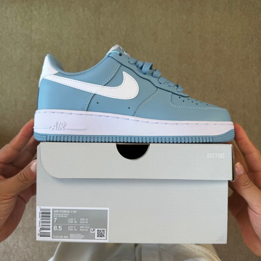 Nike Air Force 1 '07 in the "Old Blue/White"