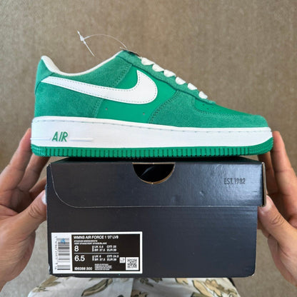 Nike Air Force 1 '07 LV8 in Stadium Green/White
