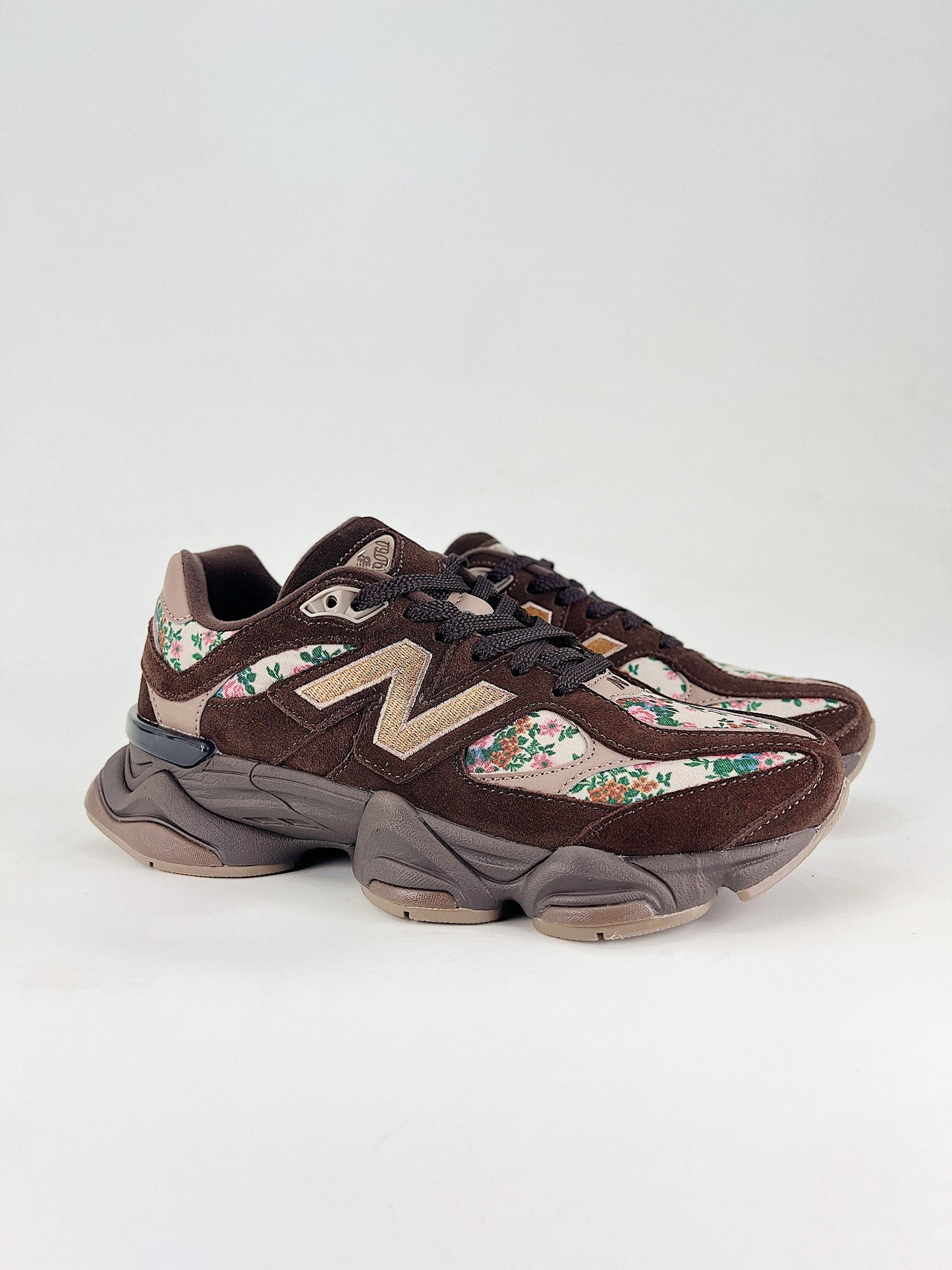 Balance 9060 in the "Atmos Pink Timeless Beauty"