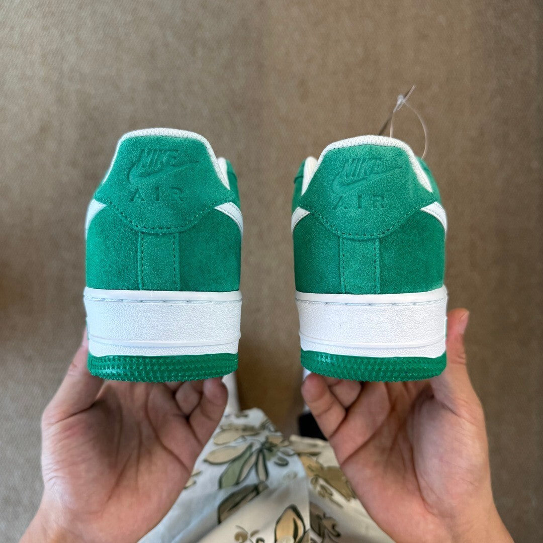 Nike Air Force 1 '07 LV8 in Stadium Green/White