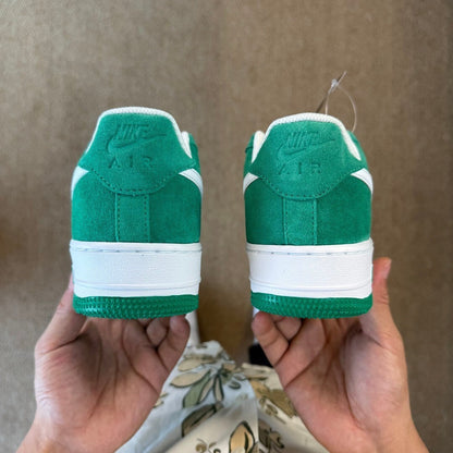 Nike Air Force 1 '07 LV8 in Stadium Green/White