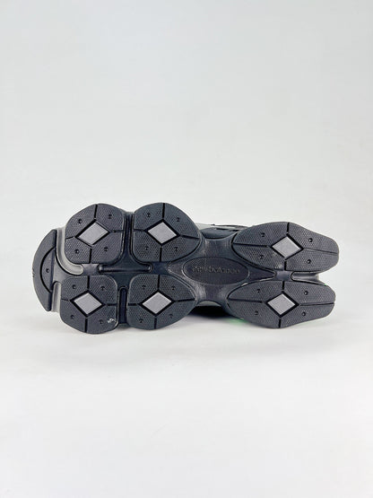 New Balance 9060 in Black Grey Green
