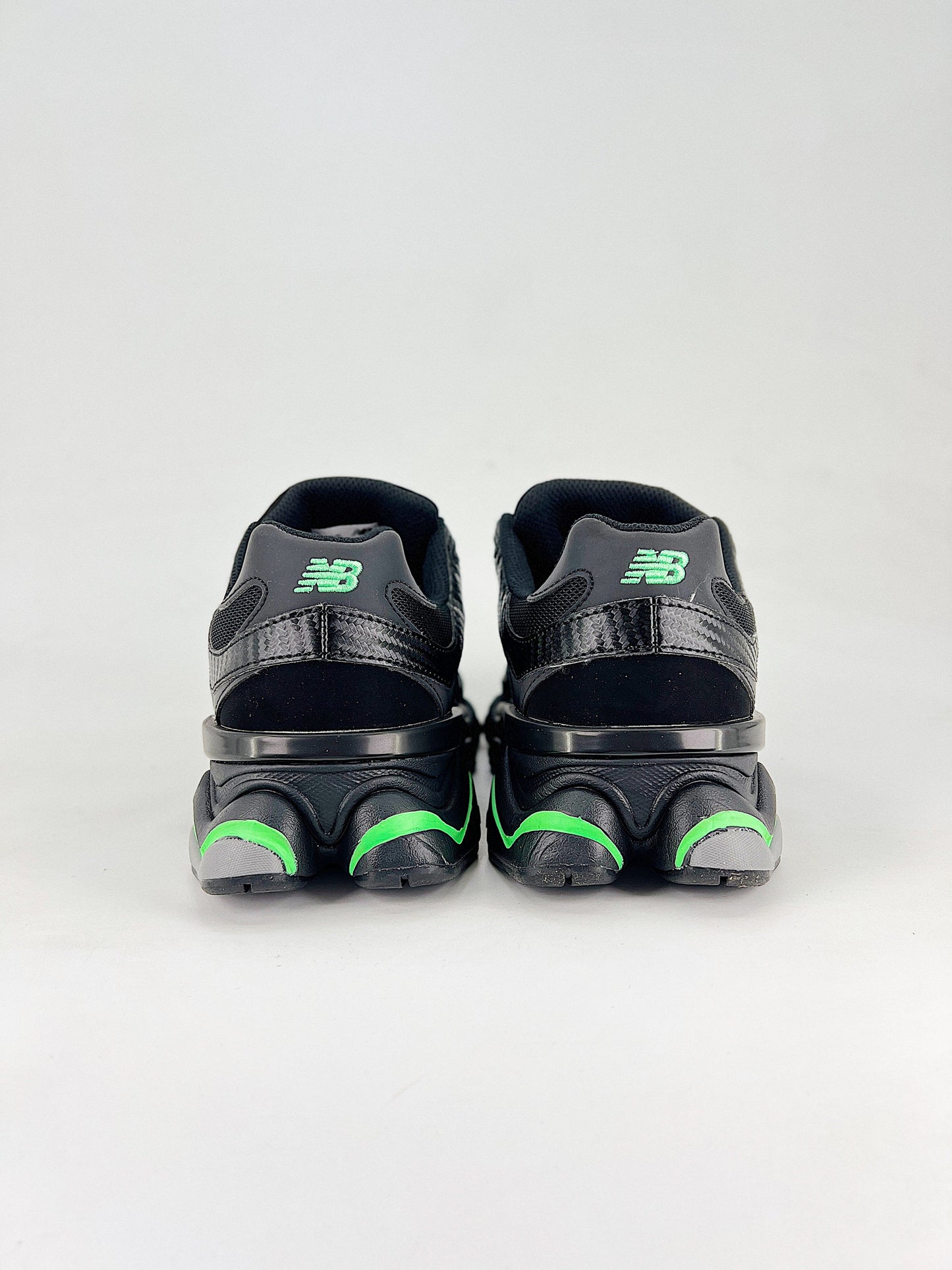 New Balance 9060 in Black Grey Green