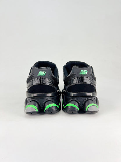 New Balance 9060 in Black Grey Green