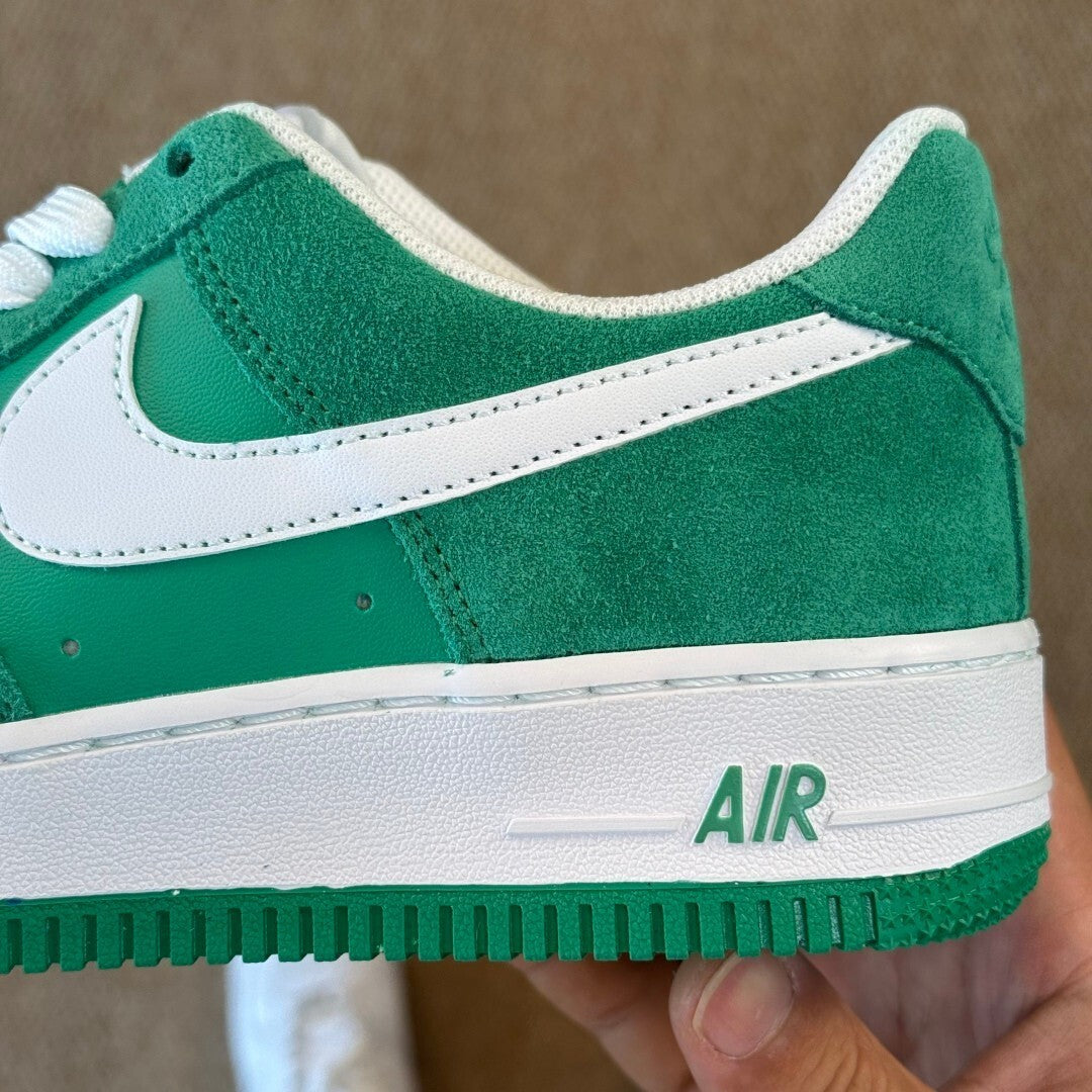 Nike Air Force 1 '07 LV8 in Stadium Green/White